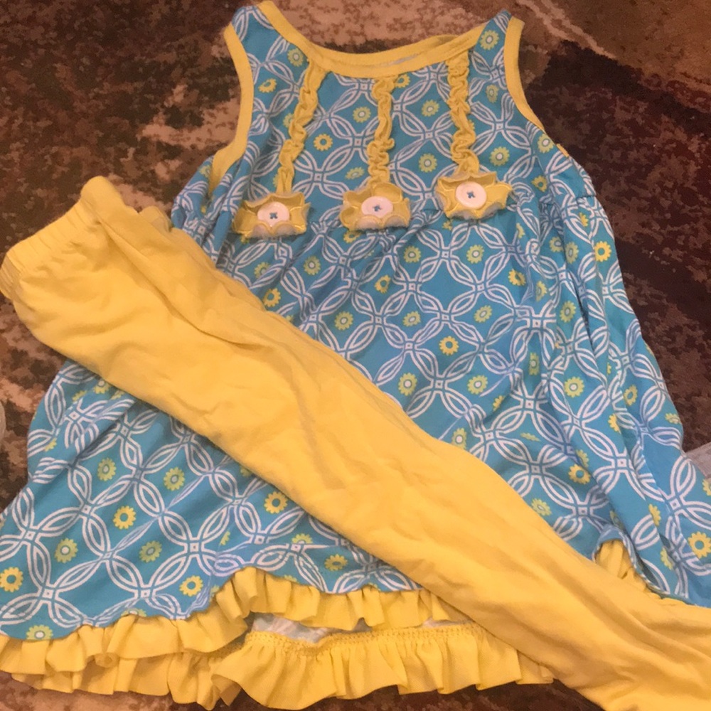 Shirt and tight outfit